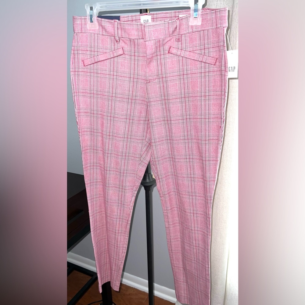 Vibrant plaid skinny ankle pants with stretch.